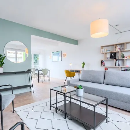Functional 2 Bedroom Apartment *